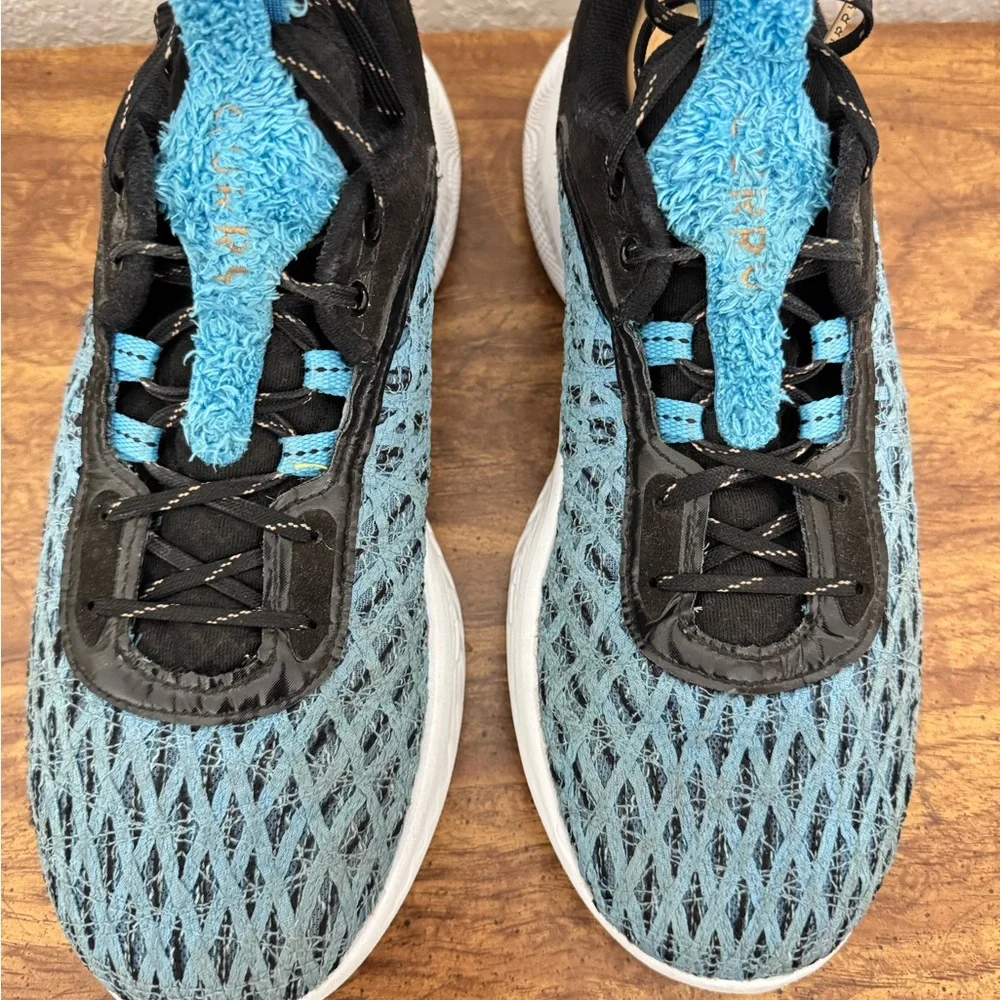UA Curry Flow 9 Sesame Street Viral Blue/Black/White‎ Sz 10 M/11.5 W
